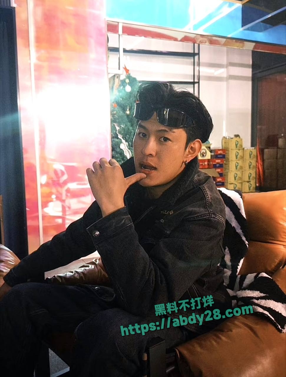抖音藏族网红董朱被原配锤渣男 69