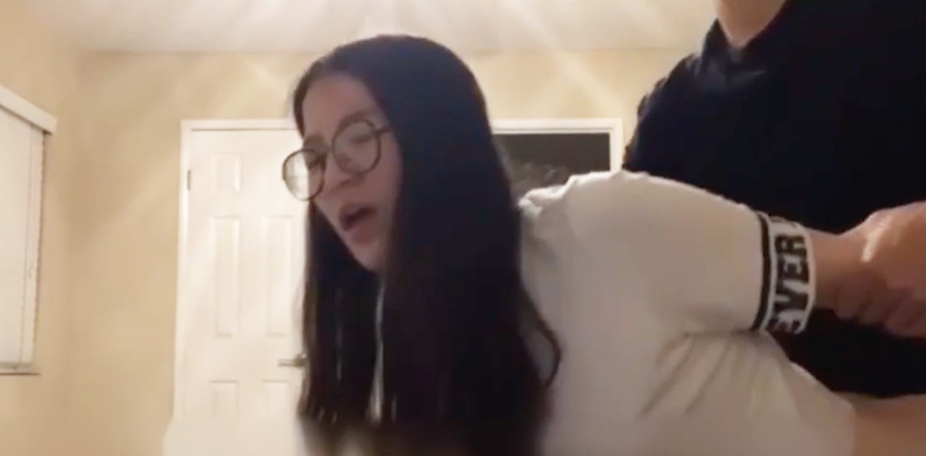 大学里的清纯女神 私下却是约会软件的猎艳女王 叫声真的骚男人的最爱！