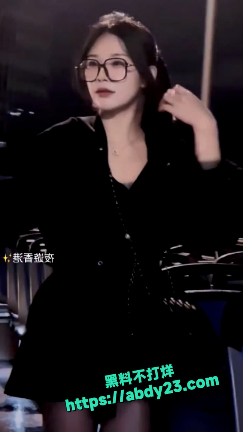 极品高颜值少妇早期与自家老公自拍 8