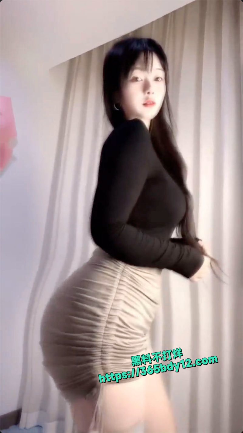 辽宁小网红小北你二姨全裸黑丝诱惑裸舞自慰3