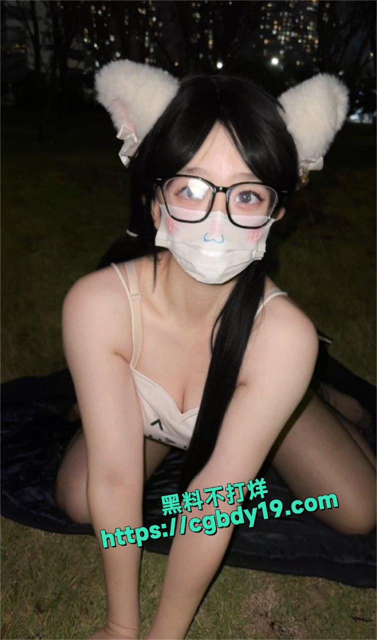 抖音30万粉小萝莉笨蛋小鱼曼萝3