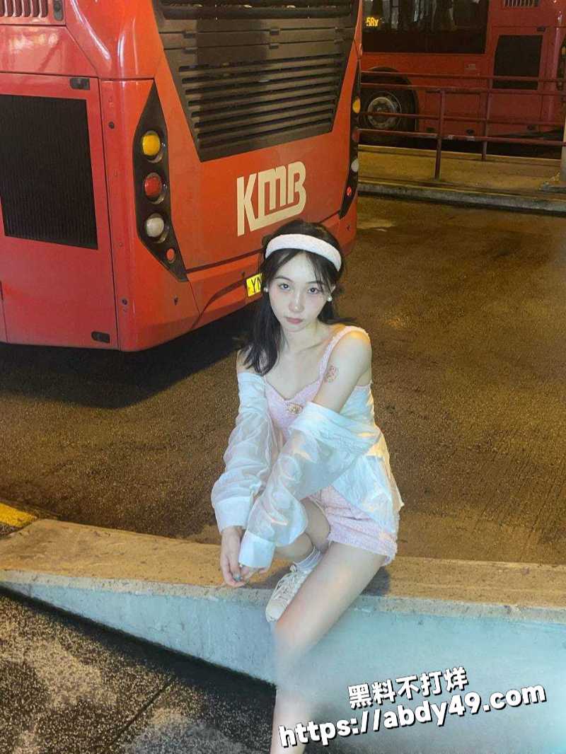 湖南反差学生妹赵娅1
