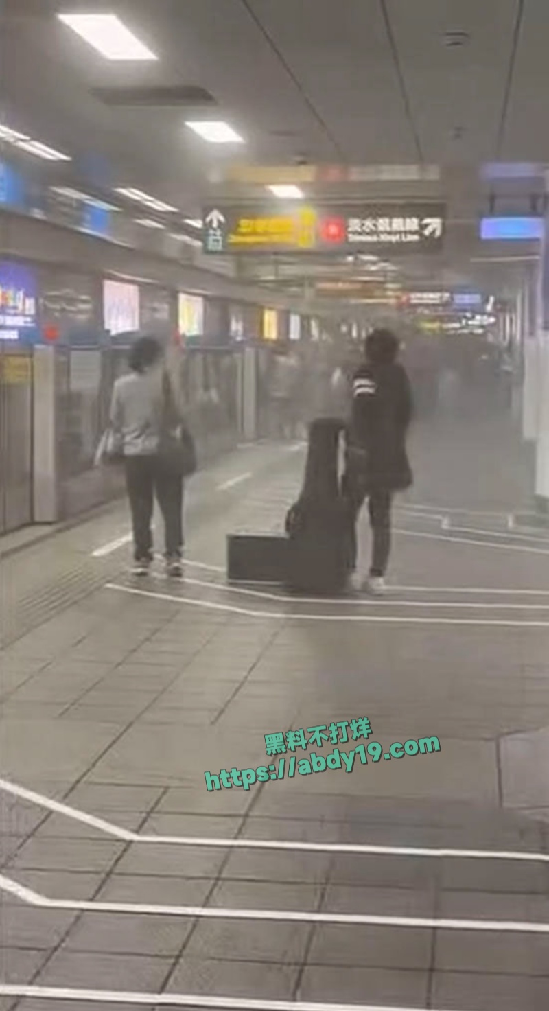 台北捷运台北车站发生无差别攻击事件 11