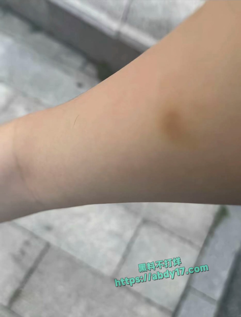 抖音甜妹网红小郑嘻嘻被曝婚内出轨 12