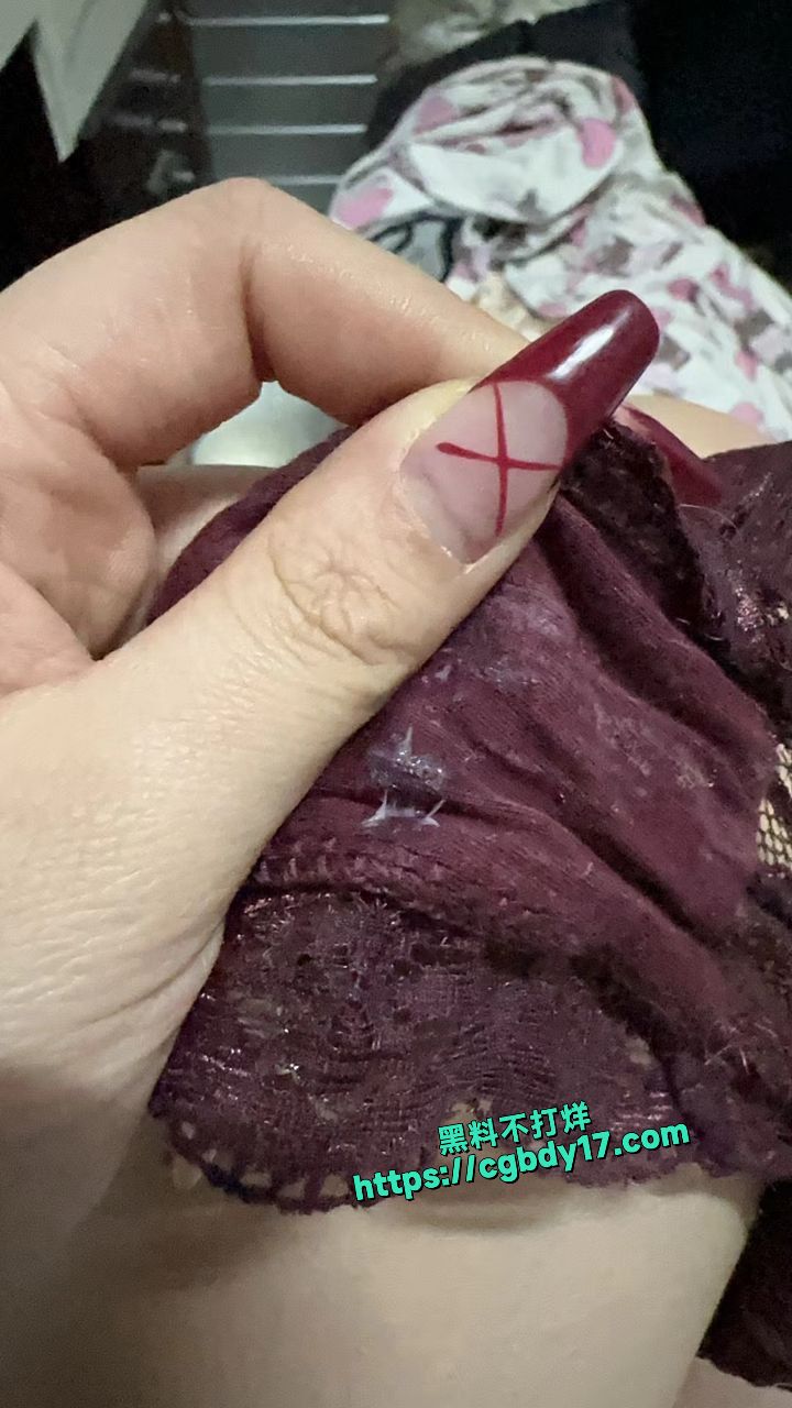 唇钉巨乳精神小妹居家自慰5
