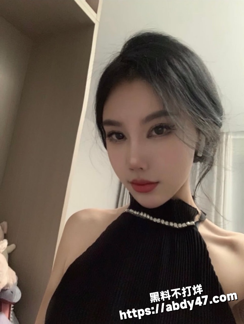 抖音网红刘佳梁草粉4