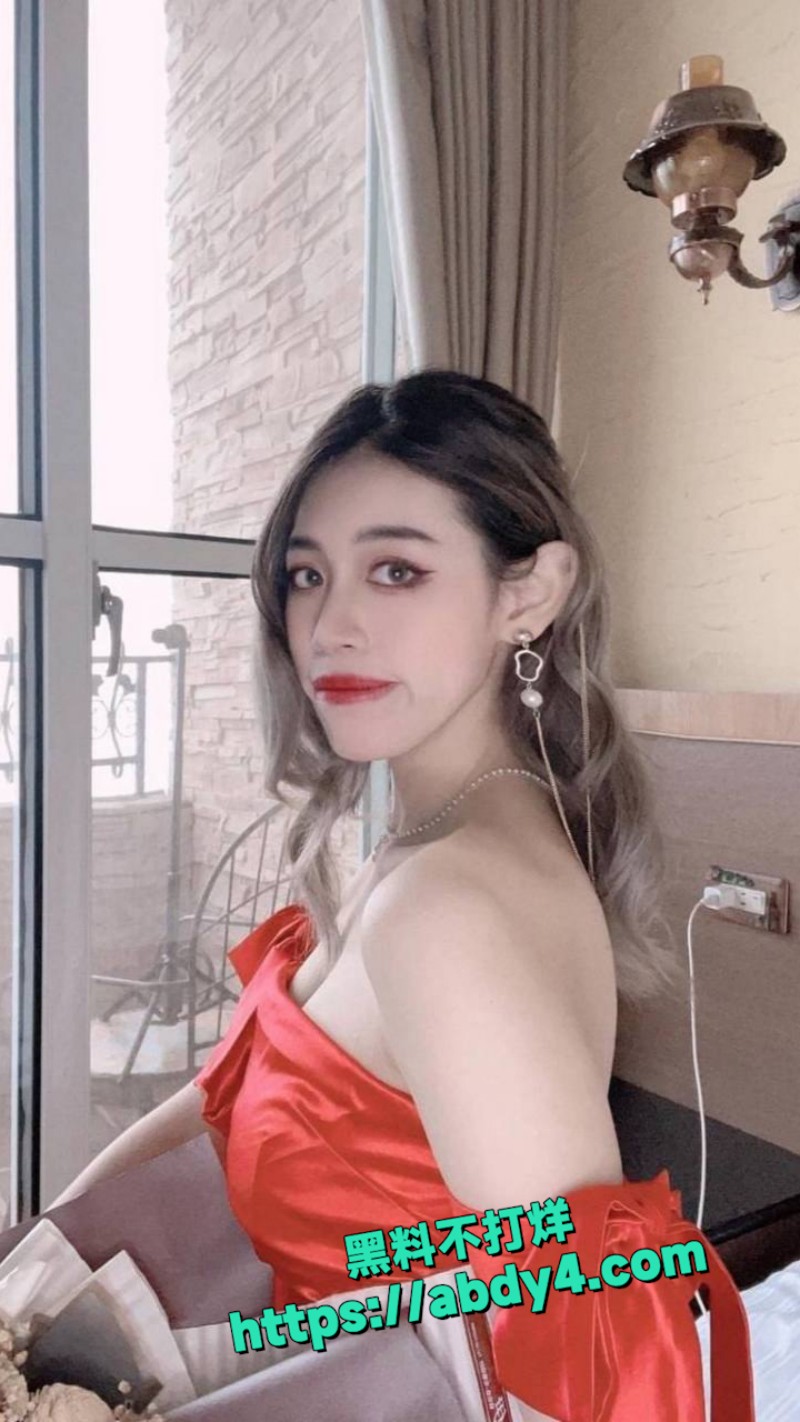 大奶人妻与自家老公自拍 8