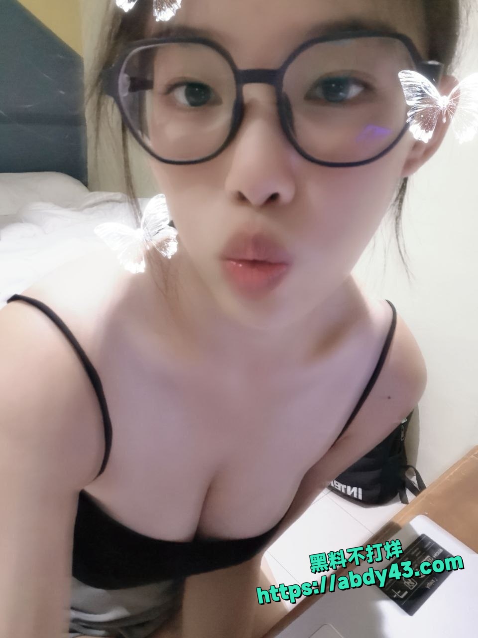 19岁大眼巨乳 1