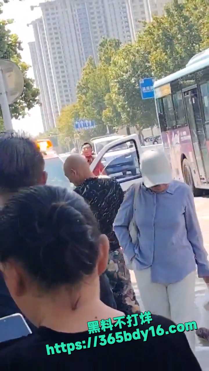 城管与小商贩 9