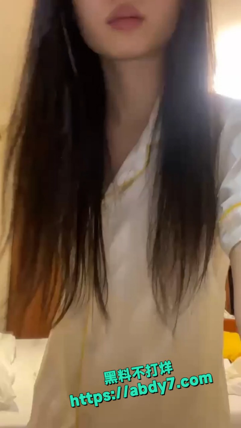 杭州反差嫩妹雯芳 1