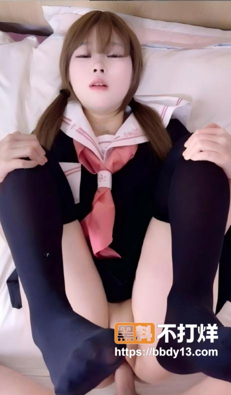 小鸢宝宝化身可爱双马尾白丝少女05