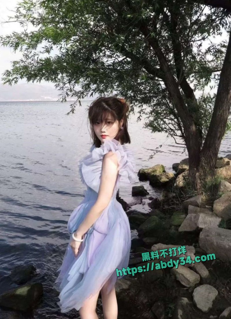 枣庄学院校花女神何美君3