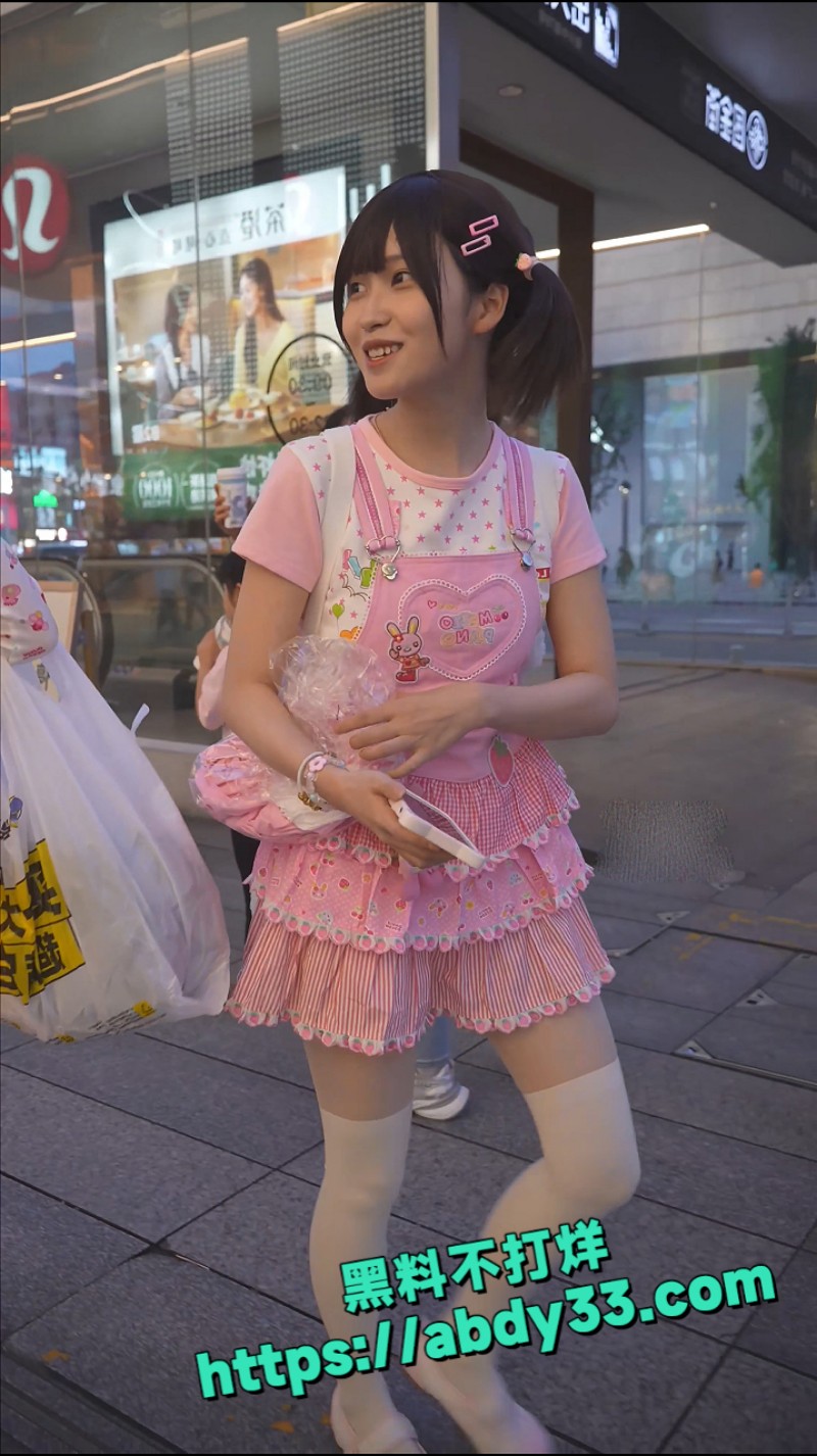 街拍抄底系列 2