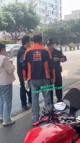 德阳妈逼哥火出圈  一边让人讲素质 一边妈逼挂嘴边8