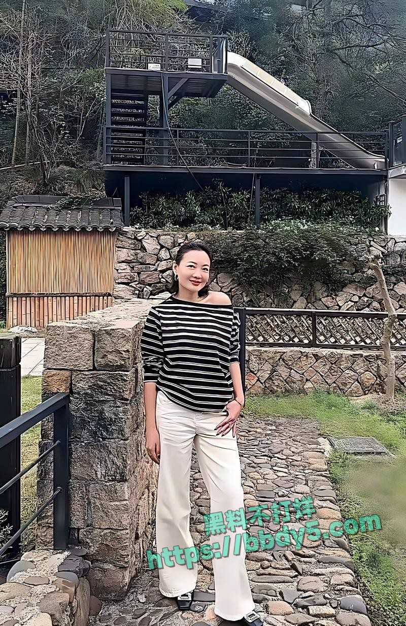 网红绝色与唐美丽共享同一男友12