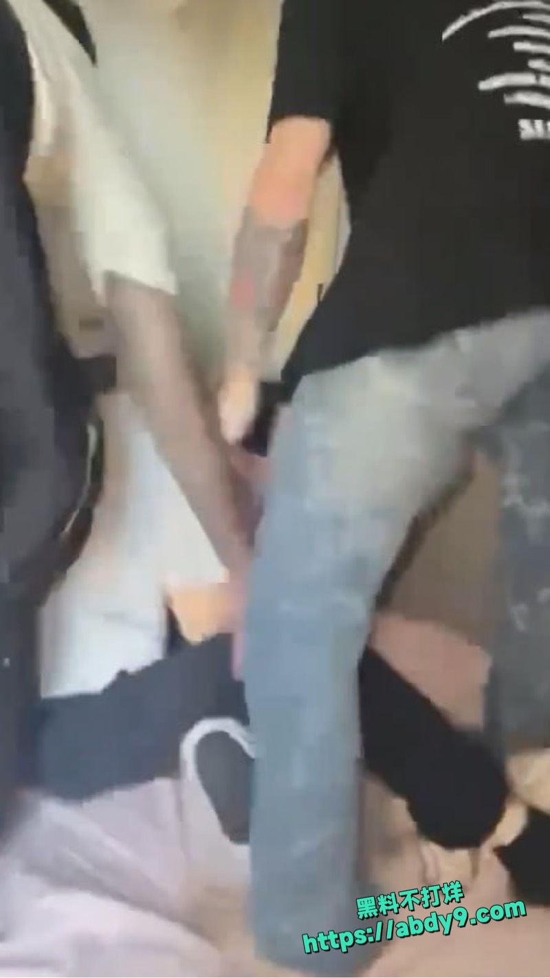 纹身小伙菜刀捉奸视频2