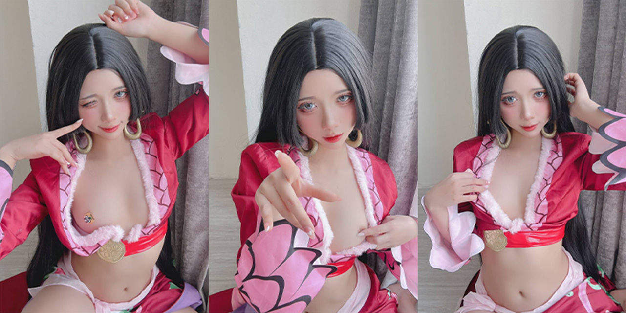 极品coser PoppaChan海贼王女帝炸裂 cos 黑长直女帝裸舞自慰