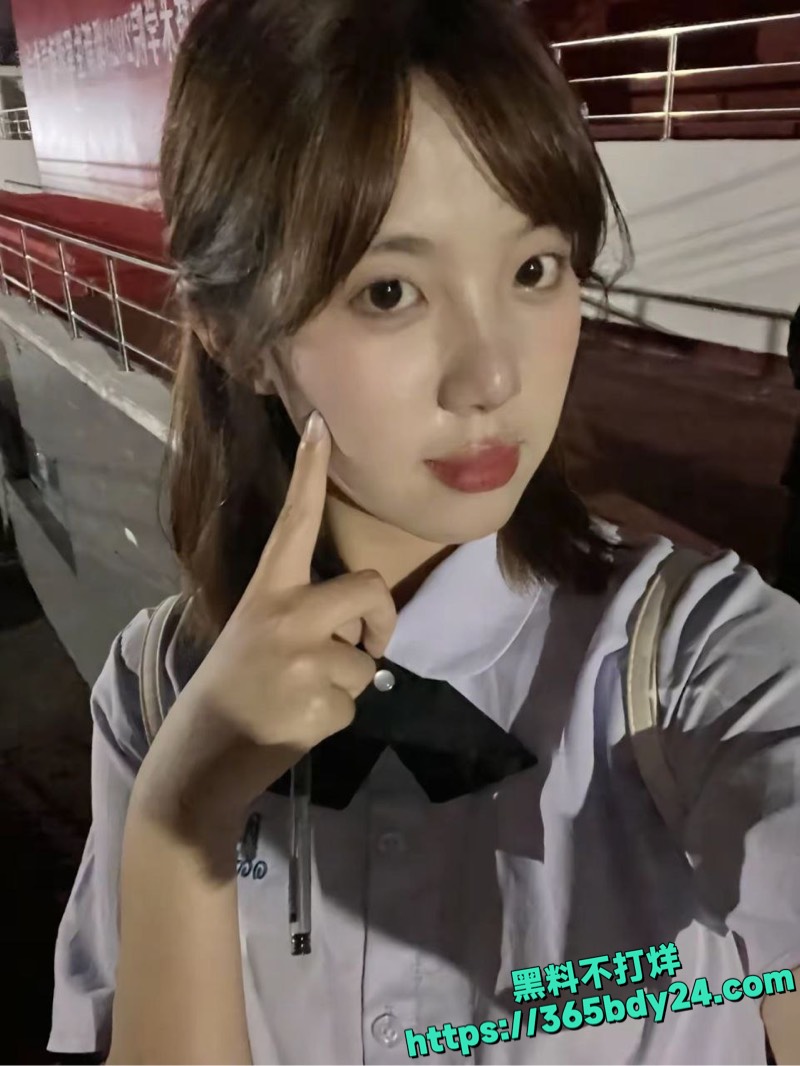 上海金融学院美女私拍泄密 11