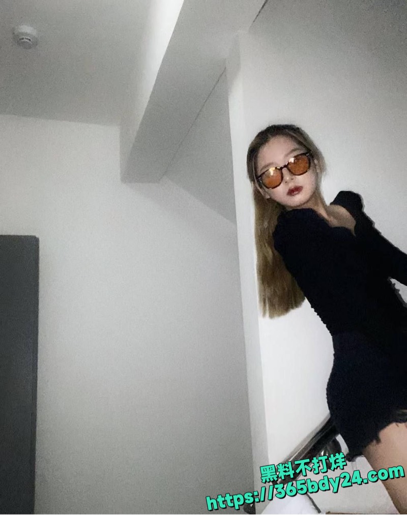 云南昆明刘悦和私拍视频9