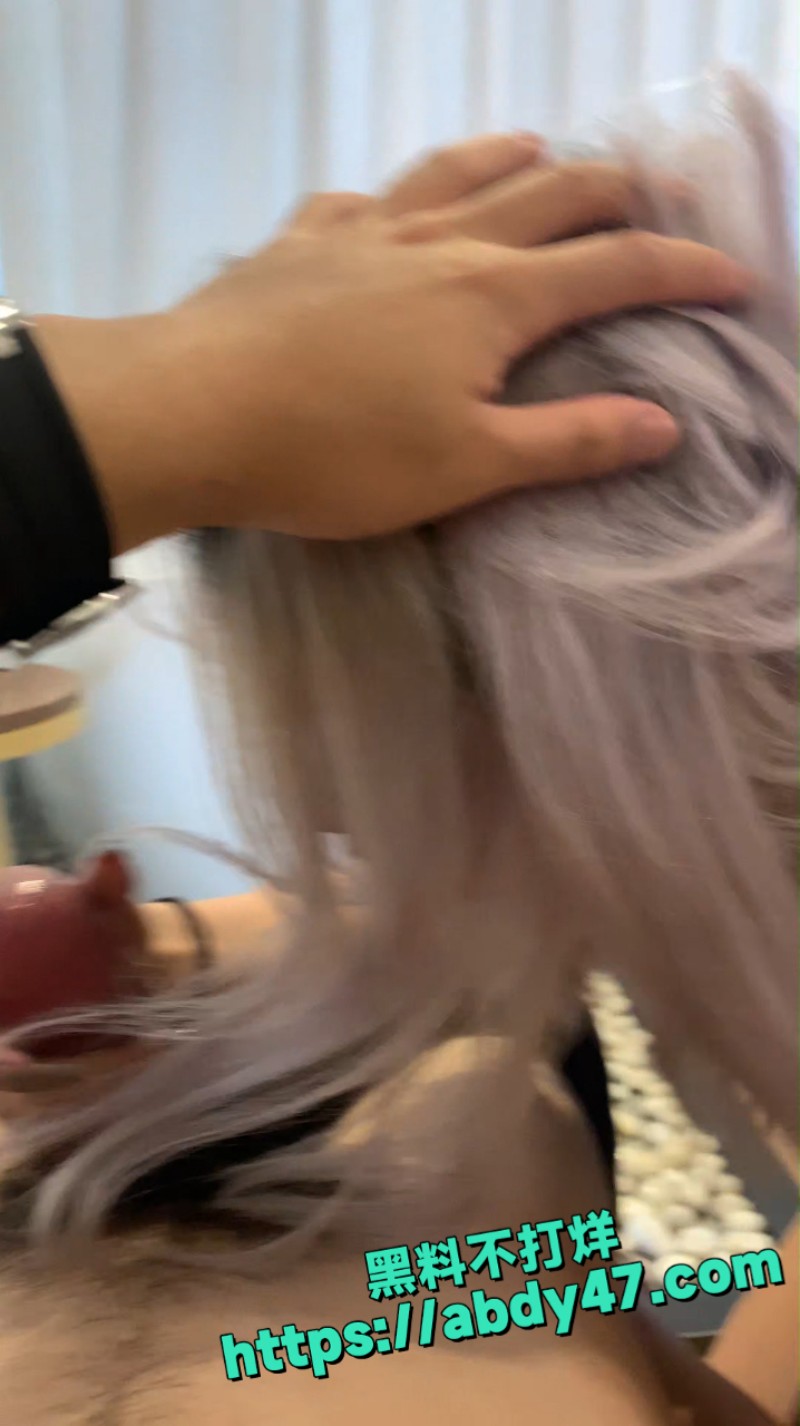 含情默默吃着主人的脚和大屌 15