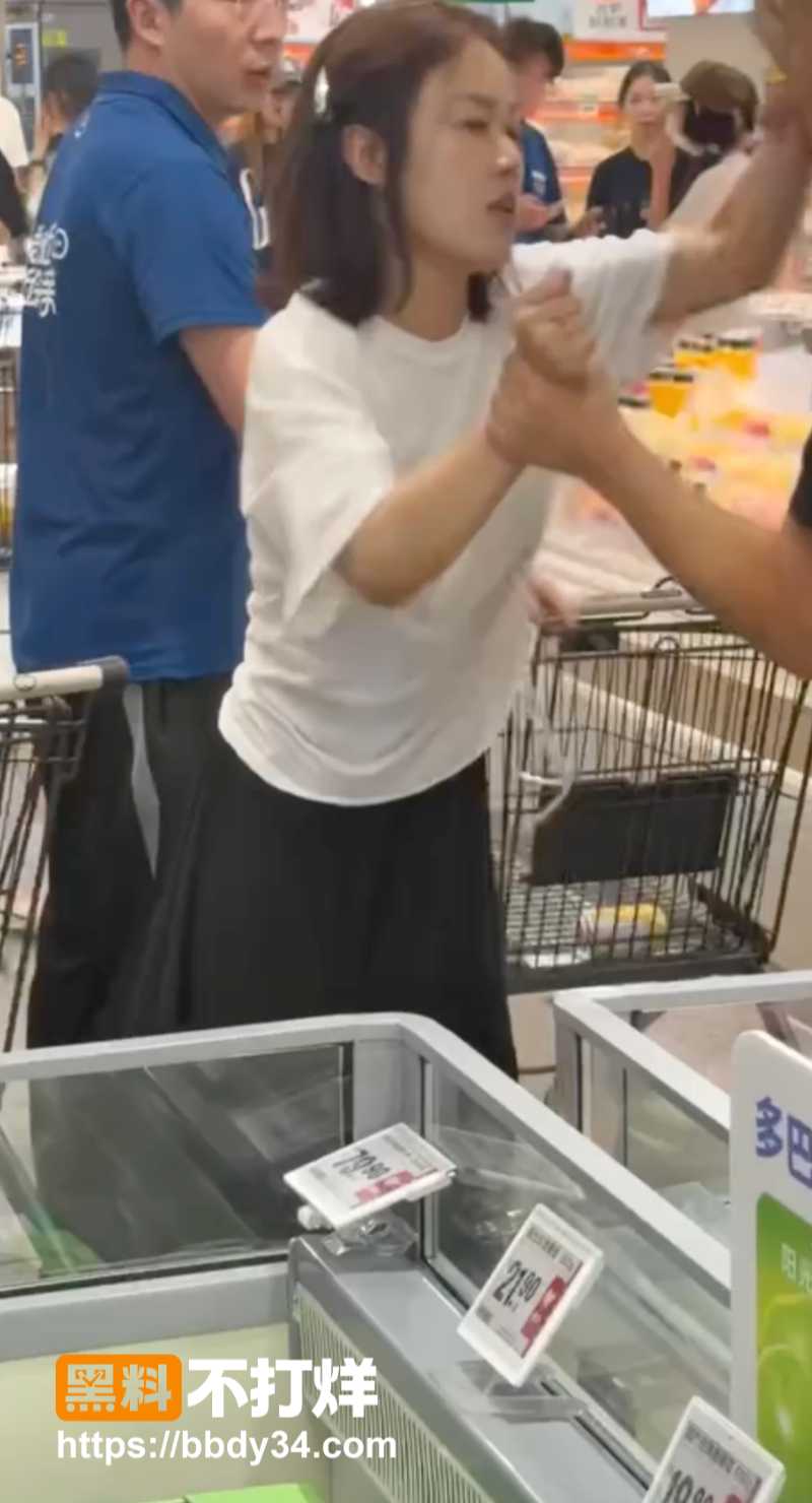 东阳盒马原配抓小三7