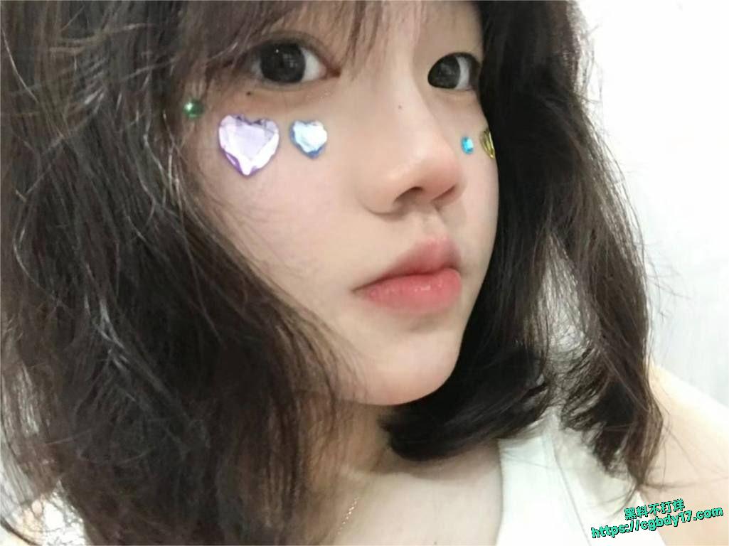 清纯大二甜妹自拍自慰19