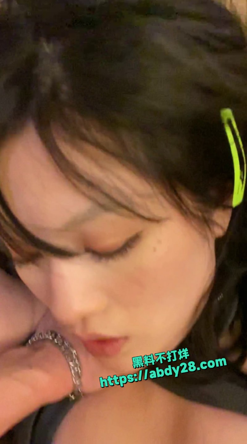 高颜值美妆网红小小舒