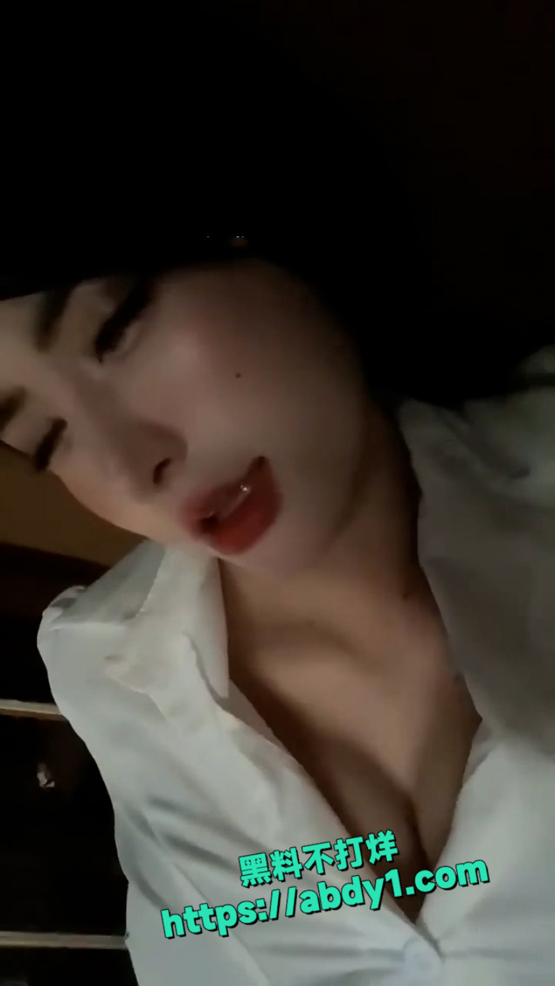 魔鬼身材黑丝巨乳肥臀 16