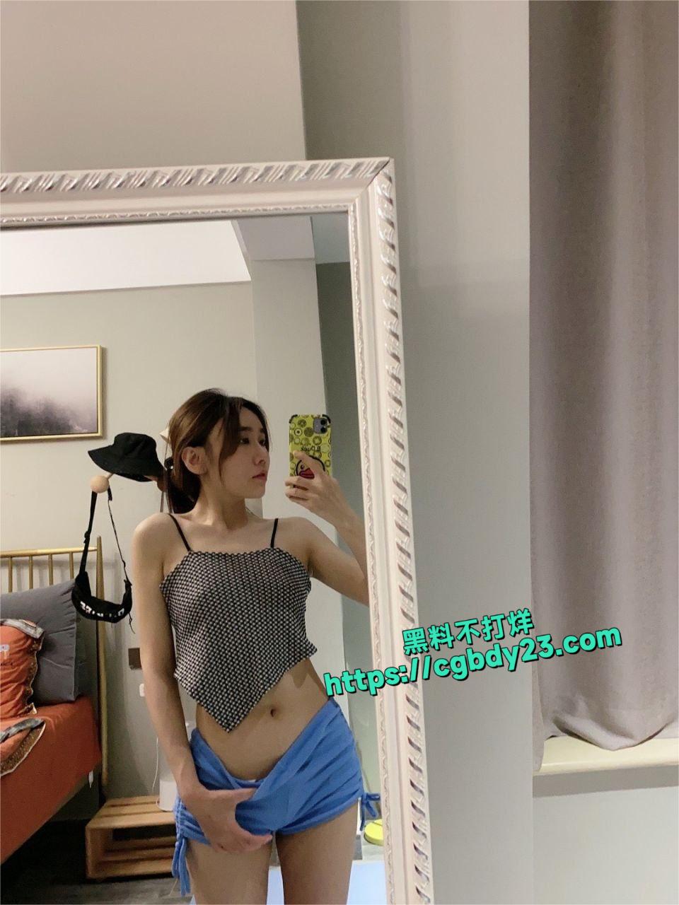 抖音上的高颜值眼镜妹19