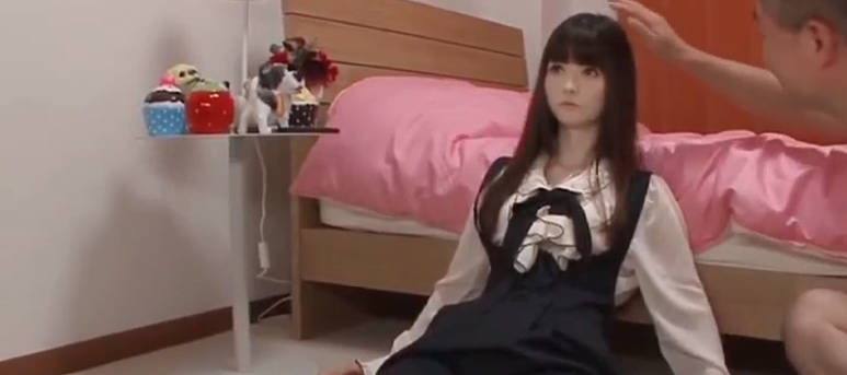 日本猎奇剧情美女饰演充气娃娃 妆容特别逼真 演得也挺好
