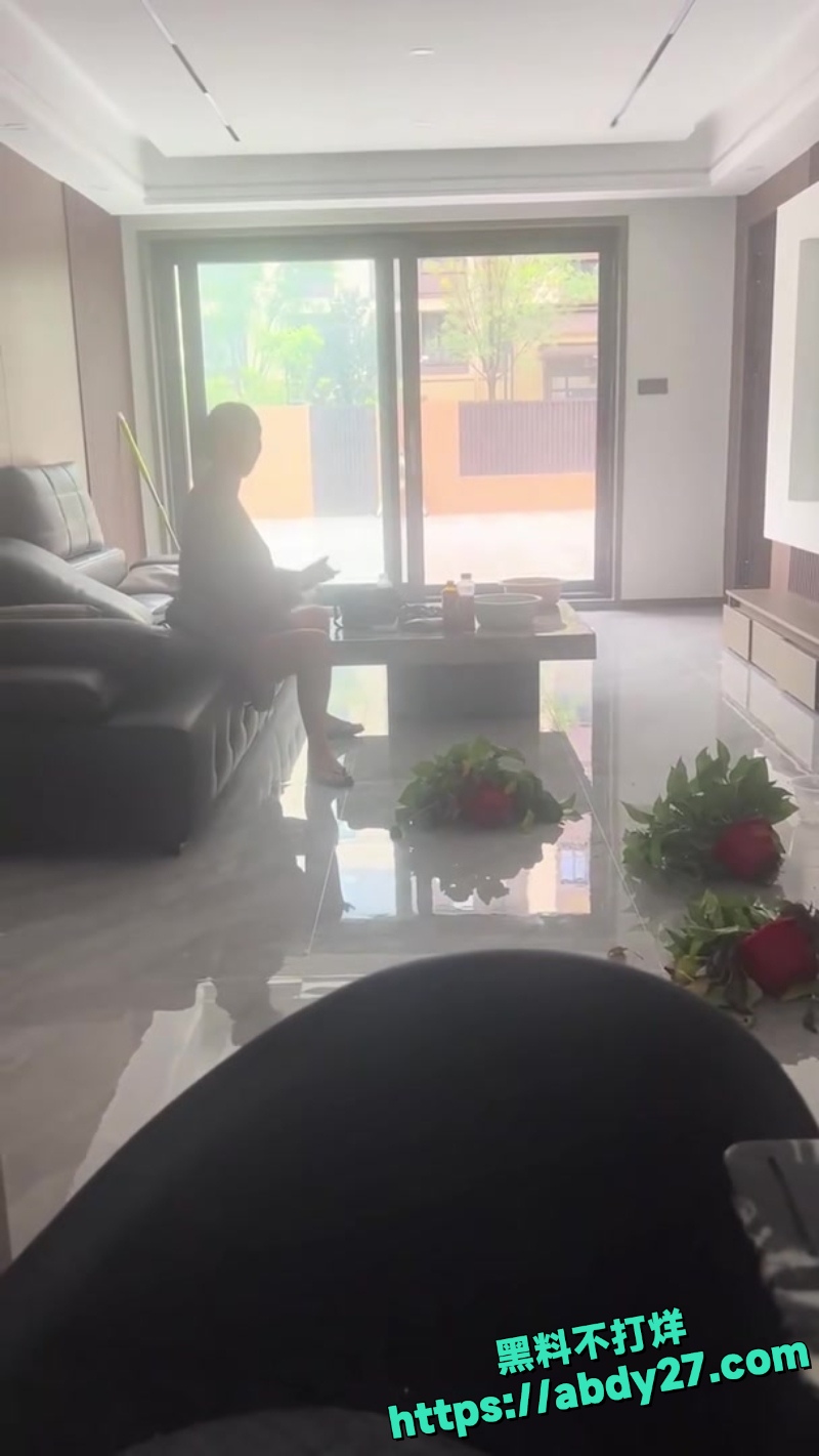 男子吐槽怀孕后老婆频繁闹事 3