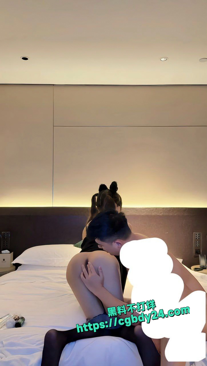 魔鬼身材极品反差婊leelee口暴吞精不雅视频曝光34