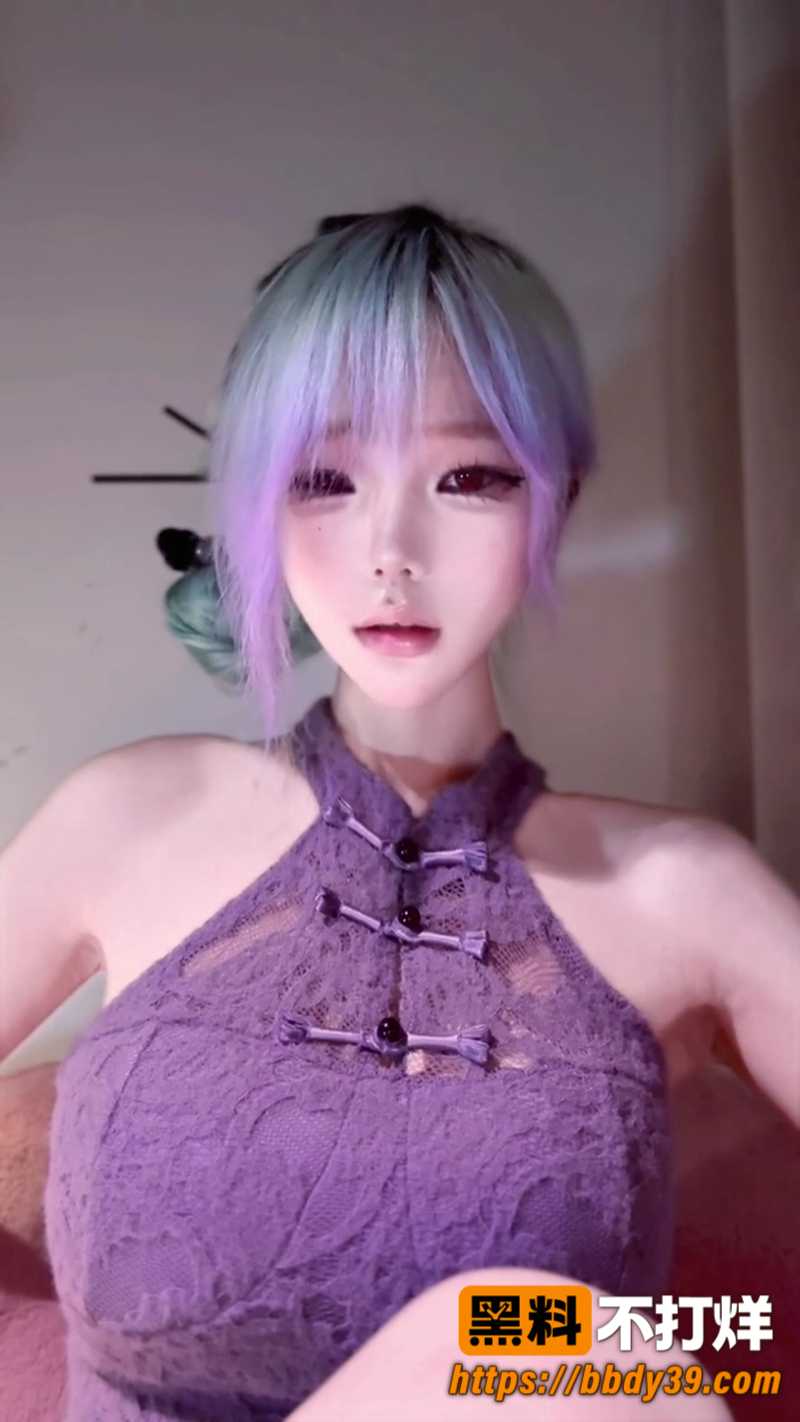 套路直播芃芃大人旗袍诱惑 腋下专场撸管手势 翻白眼竖中指极致反差 特殊癖好的快来