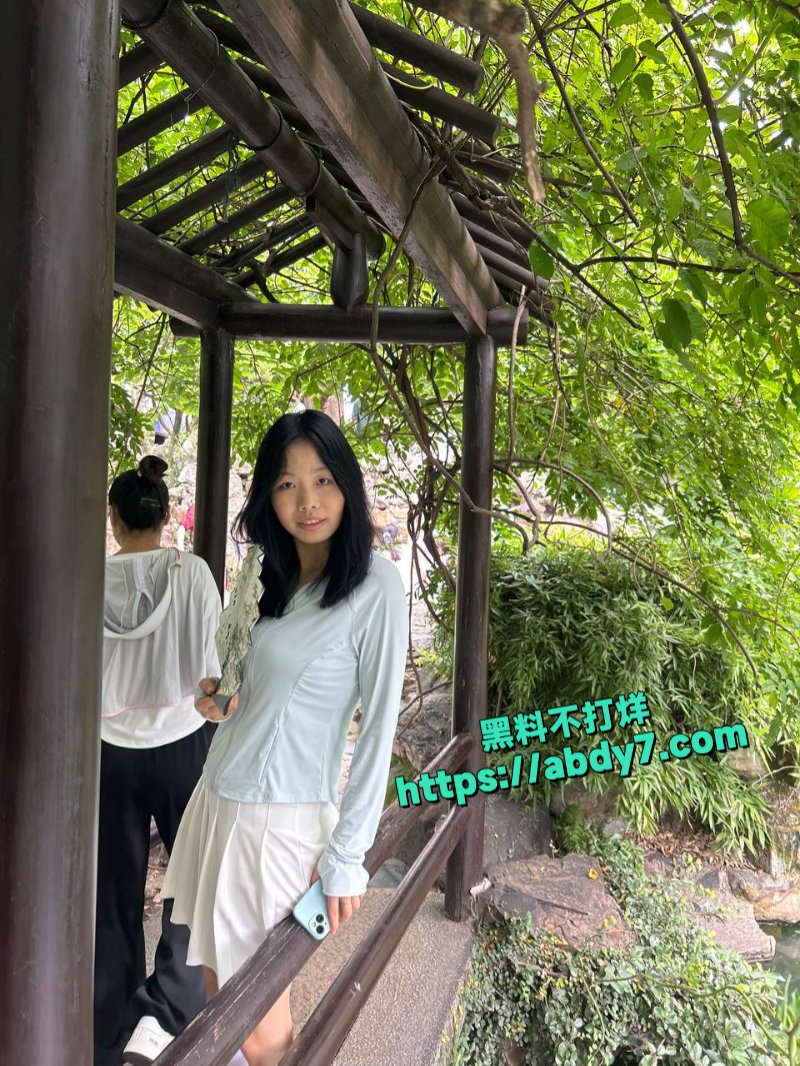 湖南长沙张嘉倪24
