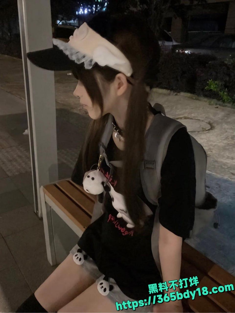 反差少女放尿视频5
