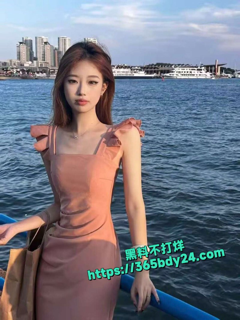 山东青岛城阳区反差母狗李萱婷欲求不满酷爱约炮 1