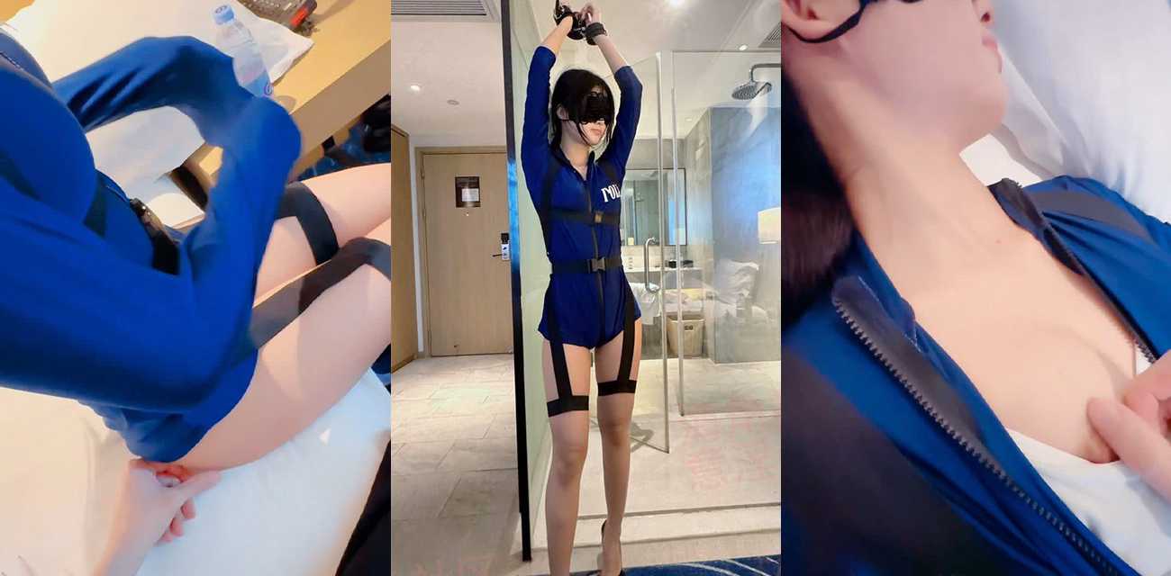 海角大神 约炮妹妹的高中女闺蜜 在酒店穿着情趣制服操逼内射