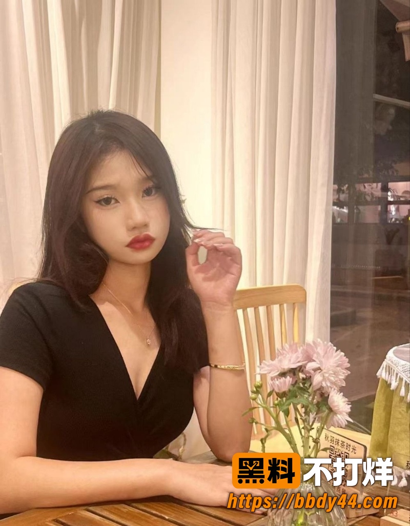 罗文茹 8
