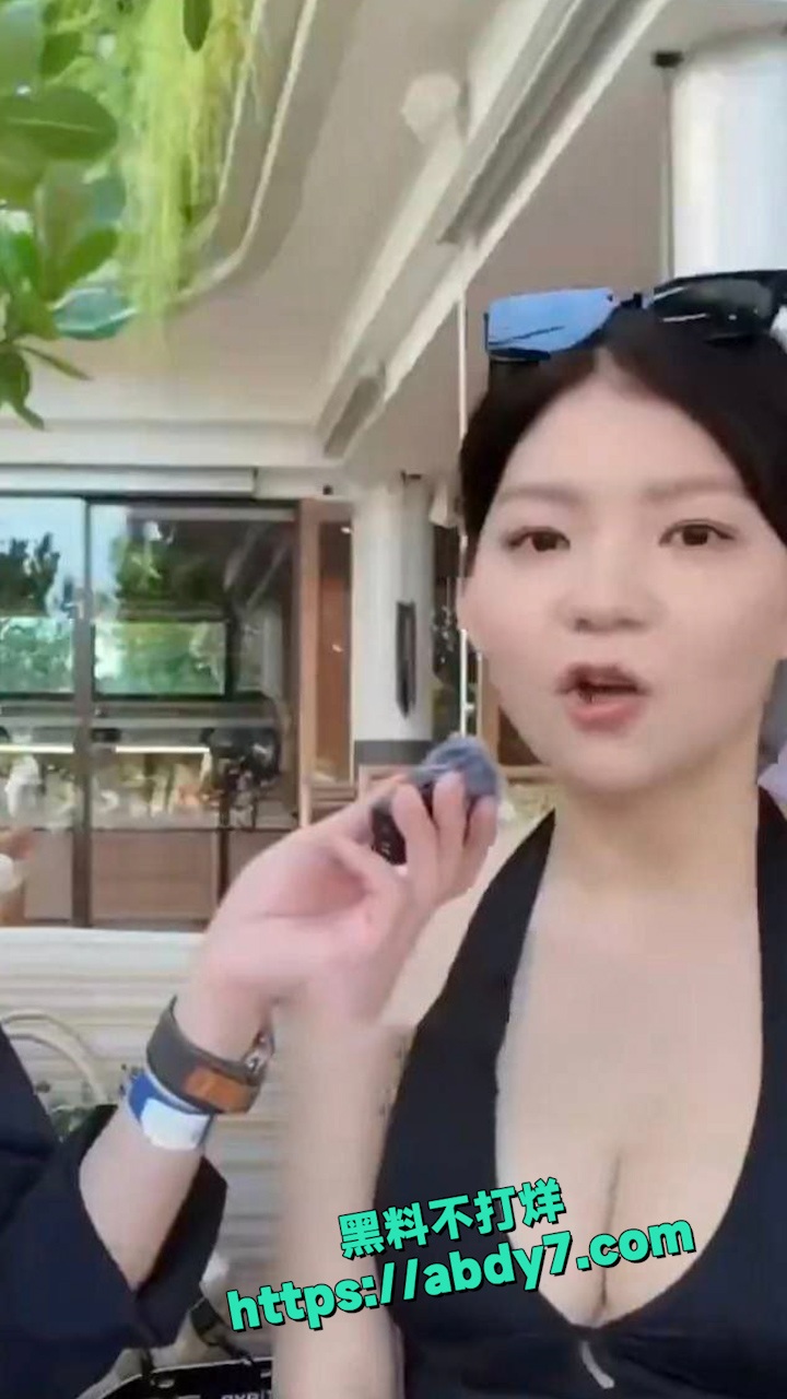 外围女现在化身镰刀女 1