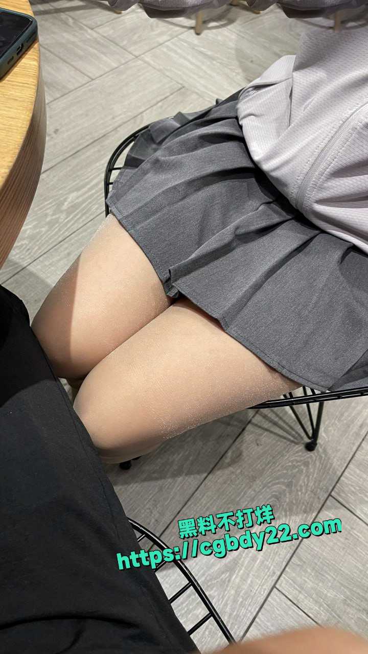 超级骚货大胆露脸记录日常生活 户外露出自慰15