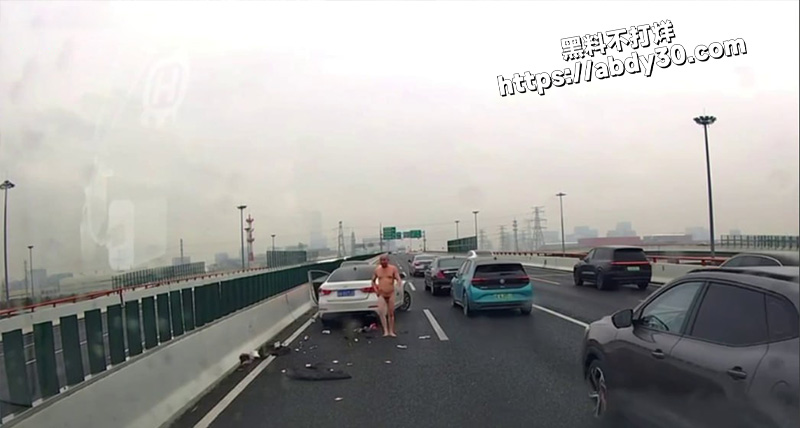 上海一社会大哥撞车后8