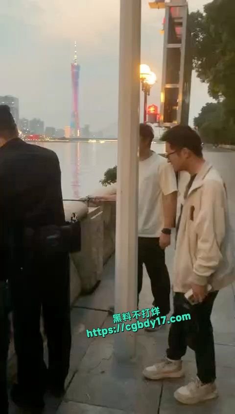 广东猎德大桥，钓鱼佬钓到一具浮尸12