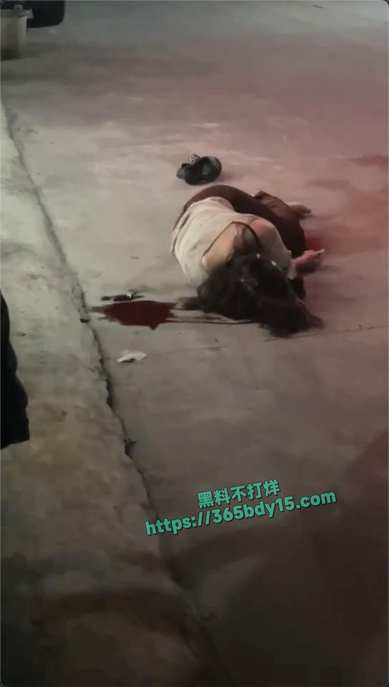 傻逼男为女友大钱却被分手暴力殴打女友9