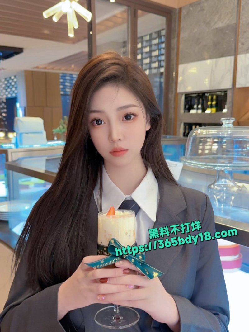 少御黑丝蜜桃臀3