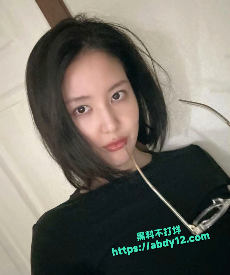 邮政少妇蓉蓉大尺度调教私拍合集 3