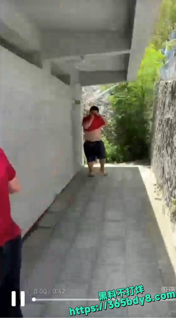 肥胖男企图强奸69岁老人当场被抓3