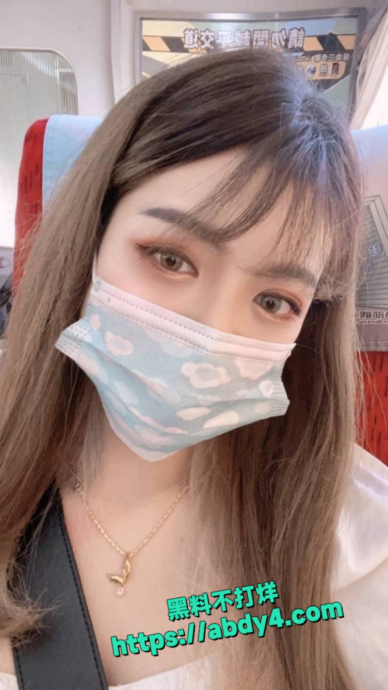大奶人妻与自家老公自拍 2