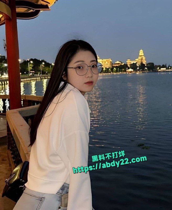 素人美女性爱视频流出 1