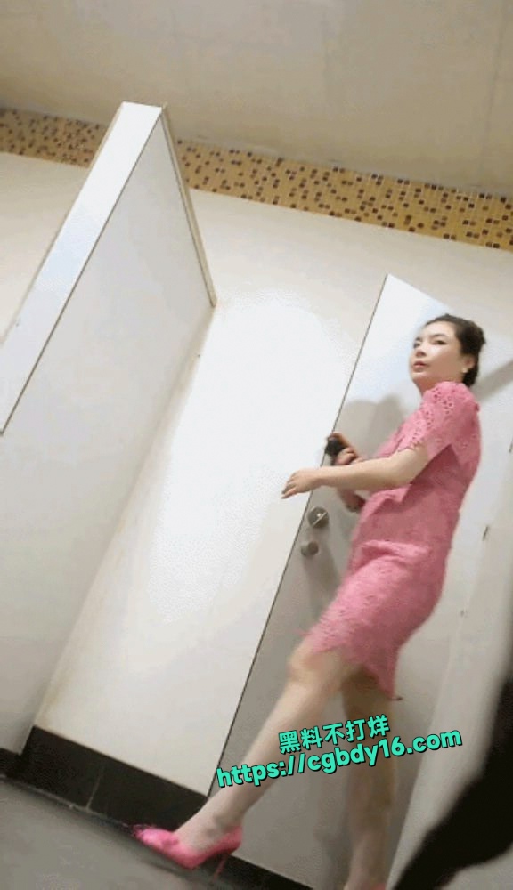厕拍隔墙有眼放尿精品4