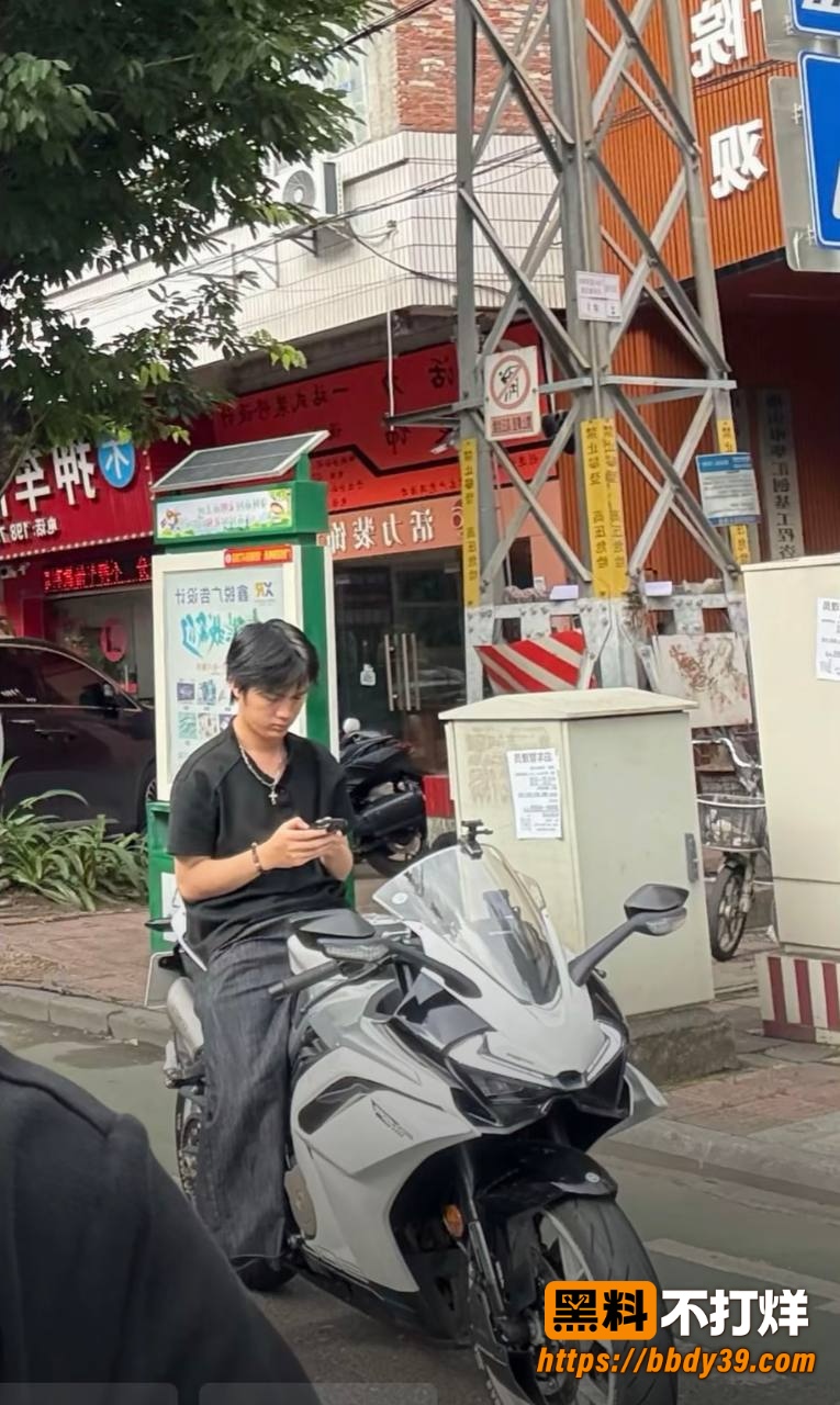 小柒照片5
